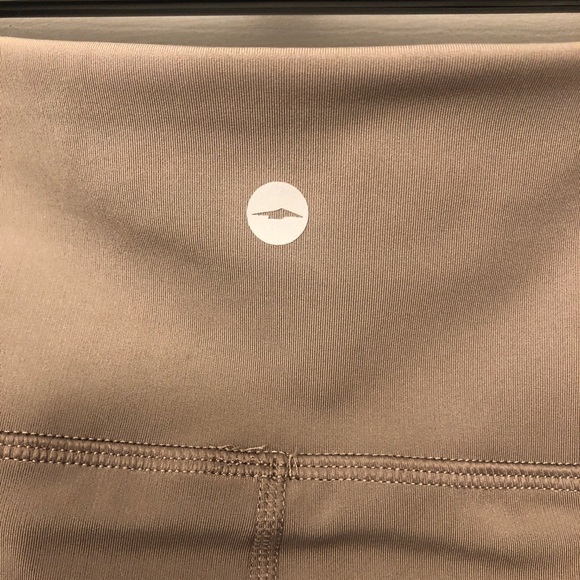 NWT…Avia Sport Piped Leggings - XXL - Picture 12 of 12